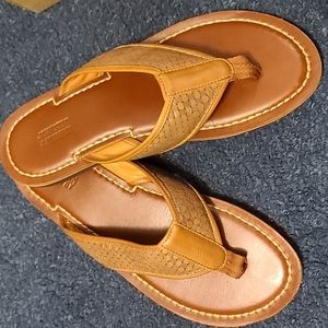 Johnston & Murphy Norris thong sandals
